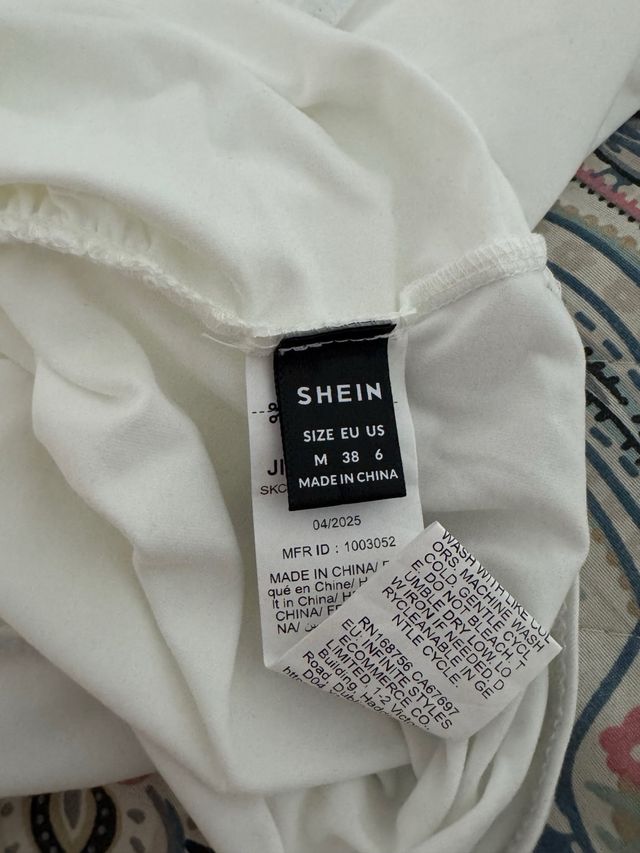 Body blanco asimétrico