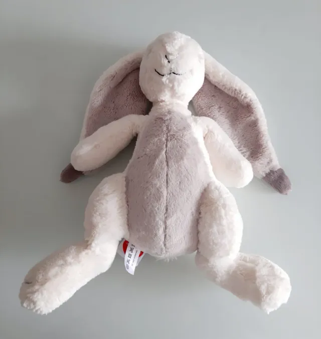 Conejo de peluche Sigikid + cuentos NUEVO