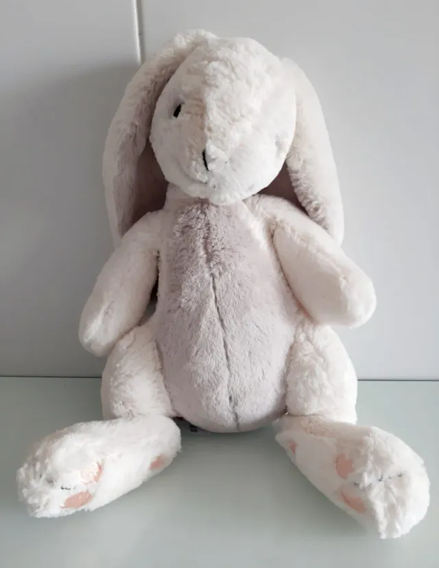 Conejo de peluche Sigikid + cuentos NUEVO