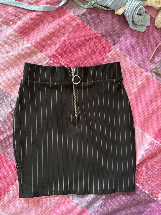 Gonna Bershka a righe con zip