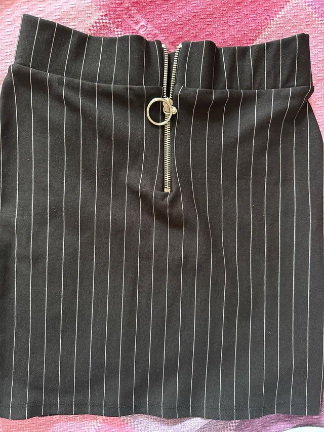 Gonna Bershka a righe con zip