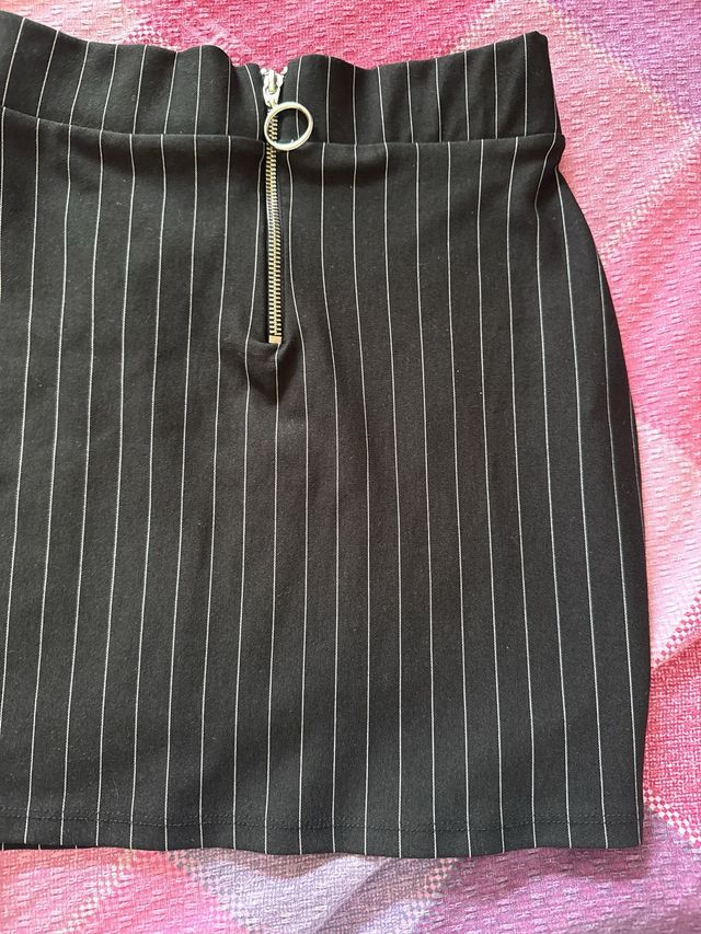 Gonna Bershka a righe con zip