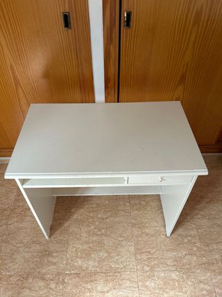 Mesa escritorio blanca con cajón
