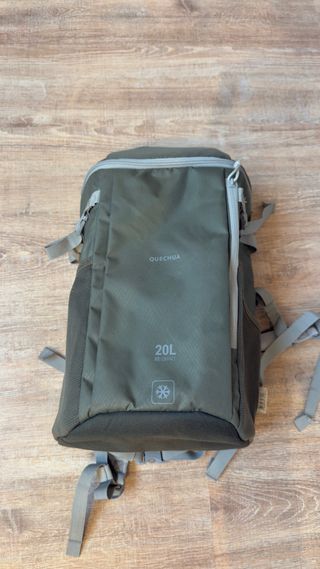 Mochila nevera Quechua 20L, nueva
