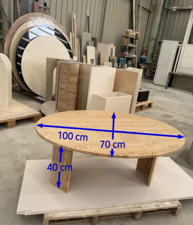 Mesa de centro ovalada de travertino