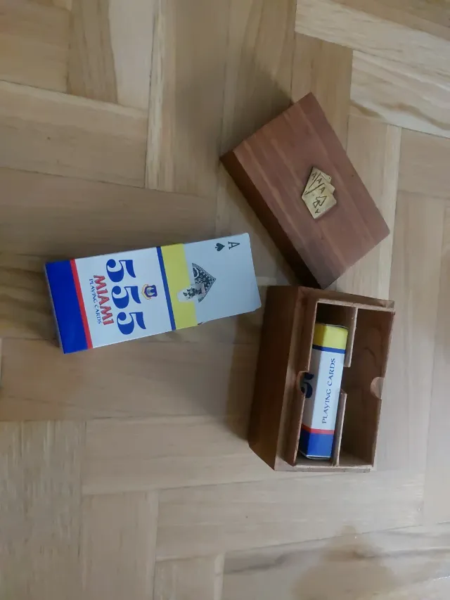 2 barajas póker con caja madera