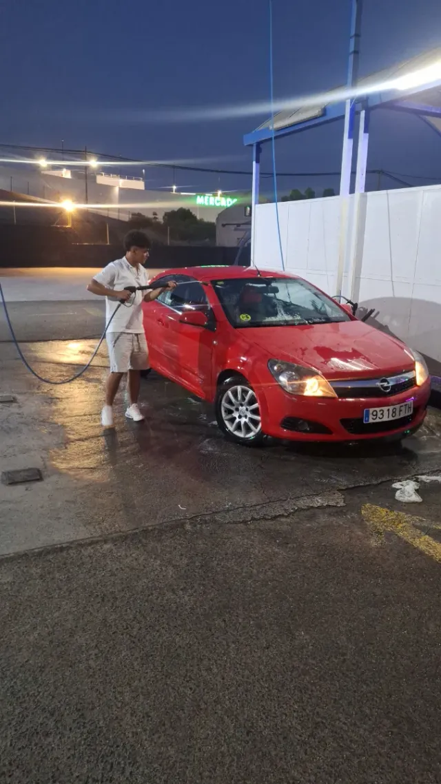 Opel Astra Rojo