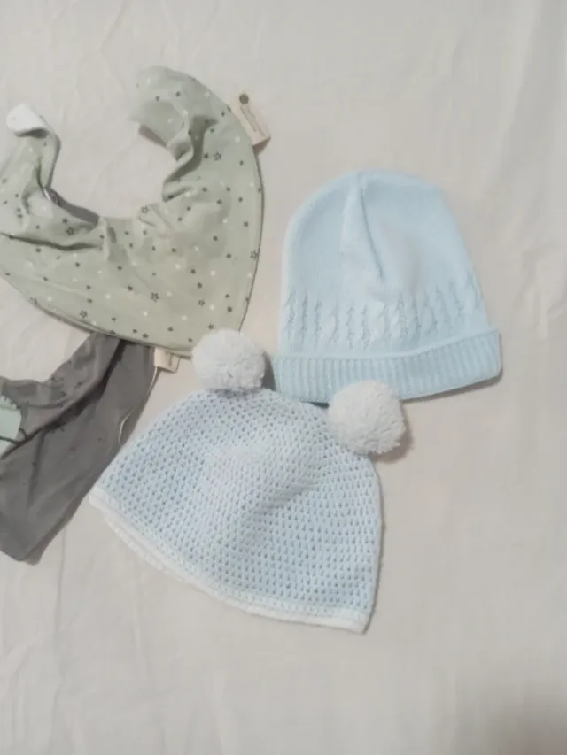 Gorritos y pañuelos para bebé