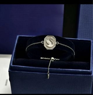 Pulsera Swarovski Cisne Negro y Plata