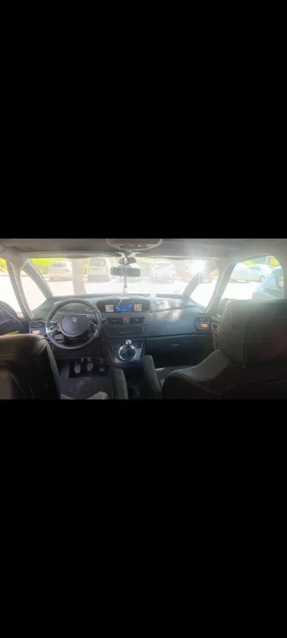 Citroen Grand C4 Picasso 2011