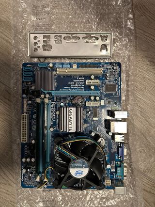 Scheda Madre Gigabyte GA-G41MT-S2 +CPU Intel E5700