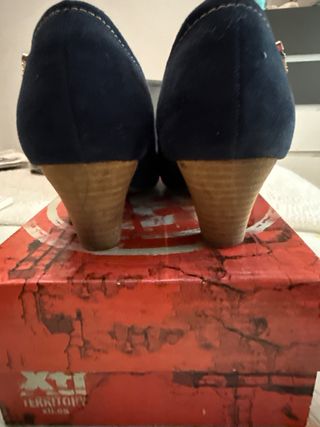 Zapatos tacon Xti azul y marrón talla 38