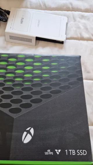 Xbox Series X + 2 controller + extra