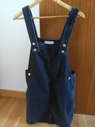 Vestido peto vaquero Mango negro