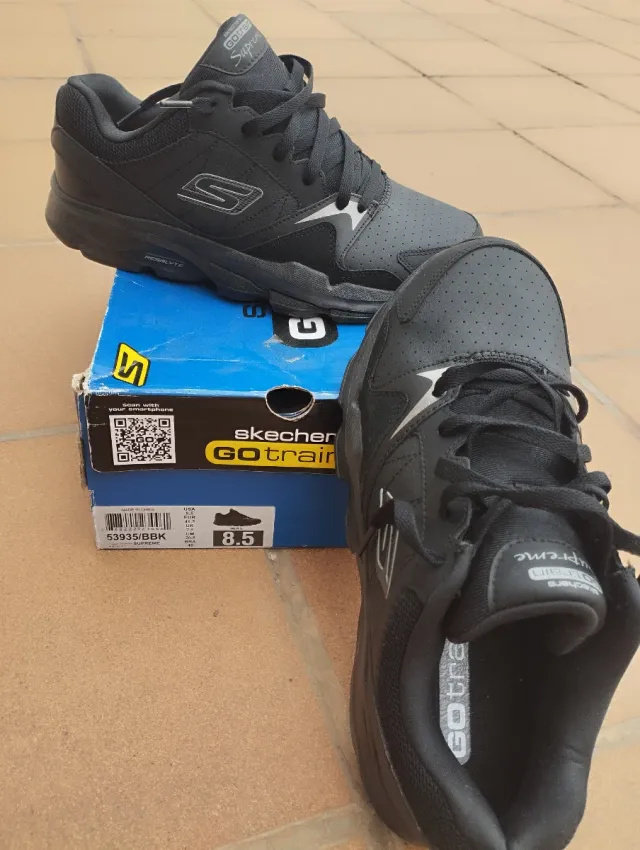 Skechers. Nuevas. Go Train Negras 41.5. Sin estren