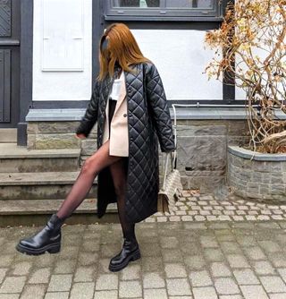 Abrigo larga ZARA acolchado piel negro total look 