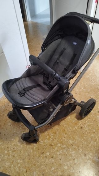 Carro bebé 3 en 1 Chicco. 