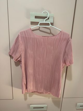 Camiseta rosa pastel plisada