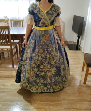 Traje de Fallera azul y dorado