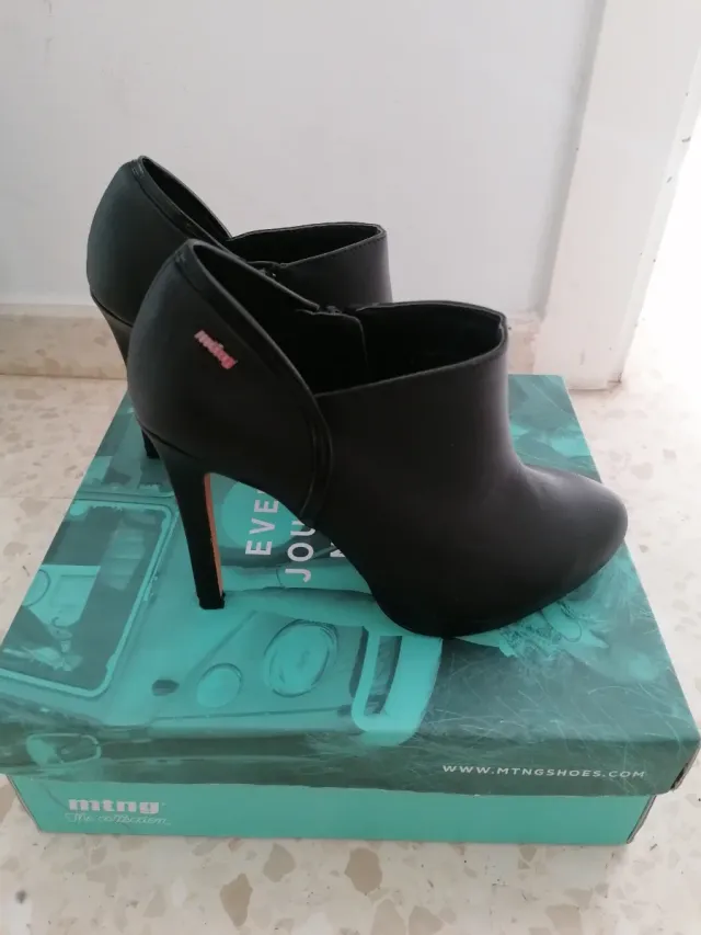 Botines tacón negros Mustang