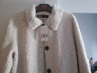 ABRIGO OVERSIZE BORREGUITO ZARA