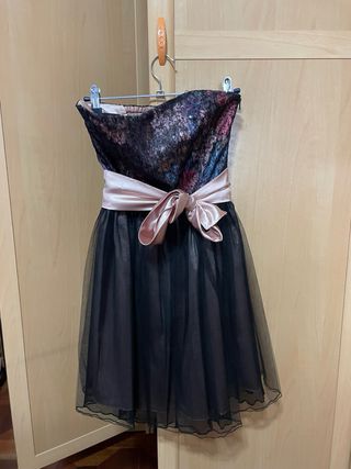 Vestido de fiesta negro y rosa