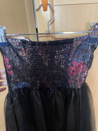 Vestido de fiesta negro y rosa
