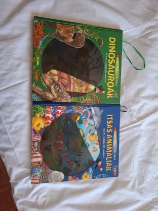 Dinosauroak y itsas animaliak.