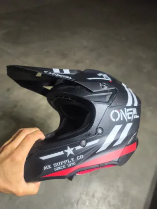 Casco ONeal Negro y Rojo