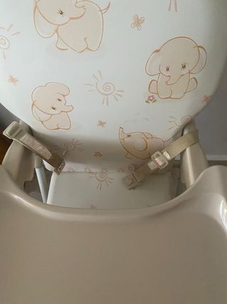 Trona bebé color beige con estampado de elefantes