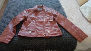 Chaqueta marrón claro efecto piel
