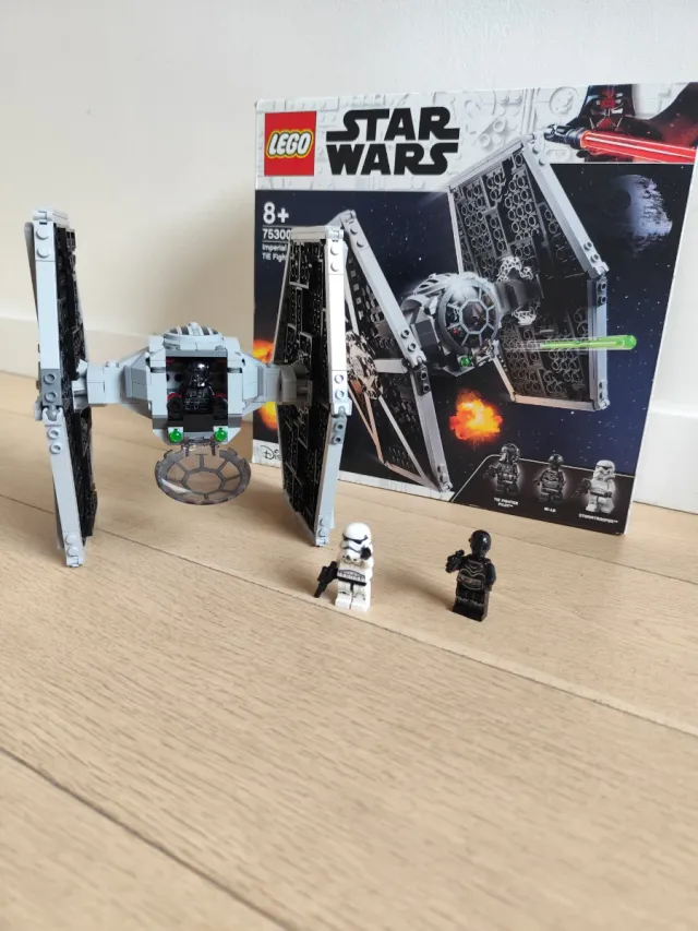 Lego Star Wars Caza TIE Imperial 75300