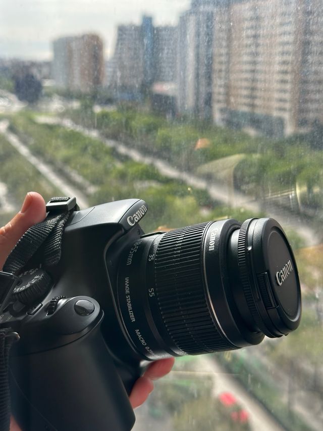 Cámara Canon EOS Rebel T3 Negra