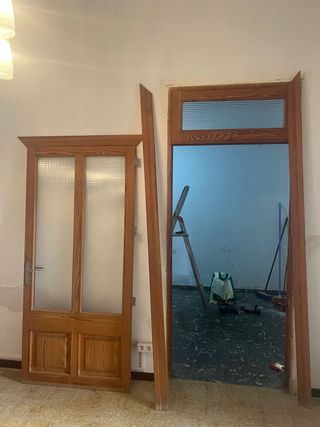Puerta madera interior con cristal