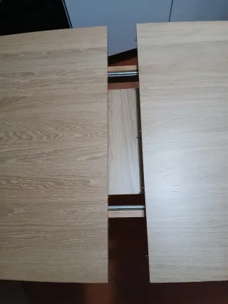 Mesa comedor madera clara ovalada extensible 