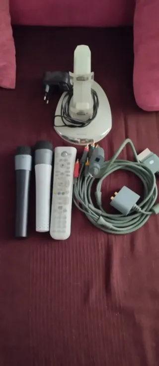 Lote Xbox 360: 2 Micrófonos, Mando y Cables