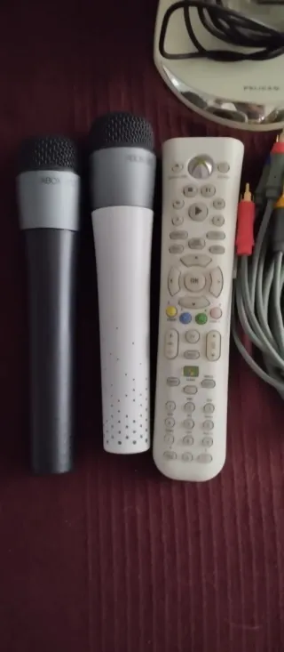 Lote Xbox 360: 2 Micrófonos, Mando y Cables