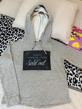 Sudadera gris vintage efecto desgastado