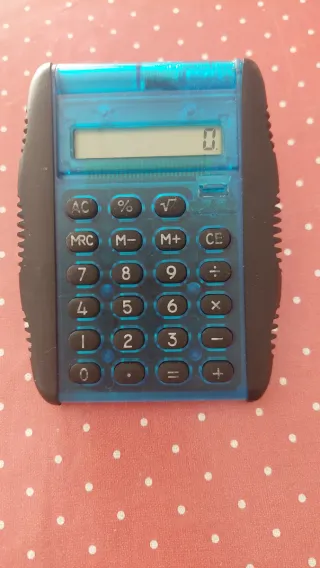 Calculadora azul compacta