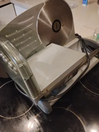 Cortadora de fiambre eléctrica