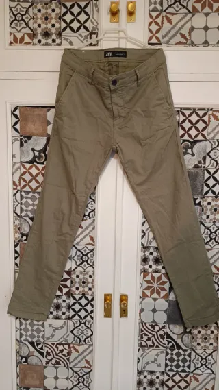 Pantalón ZARA verde oliva