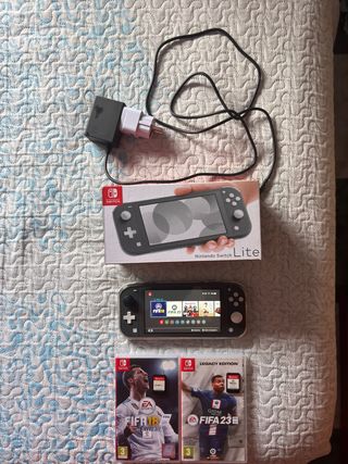 Nintendo Switch Lite Gris + FIFA 18 y 23