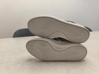 Zapatillas Adidas Blancas  franjas verde militar