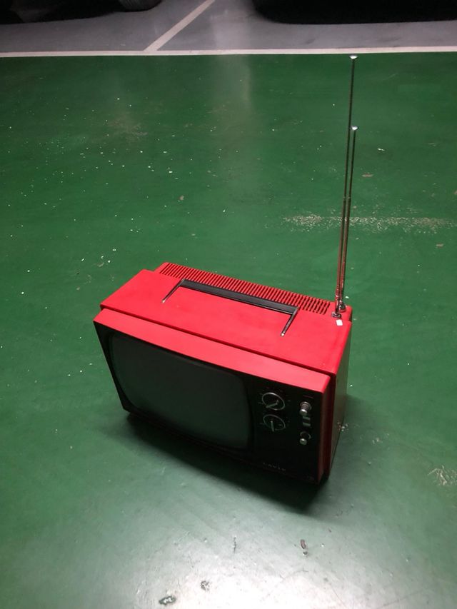 Televisor Lavis Antiguo Rojo y Negro