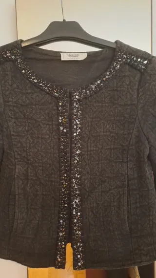 Chaqueta Mango Talla S con pedrería y lentejuelas