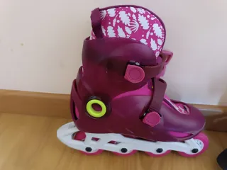 Patines en línea talla 30-32
Incluye casco rosa