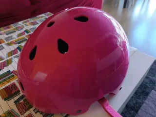 Patines en línea talla 30-32
Incluye casco rosa
