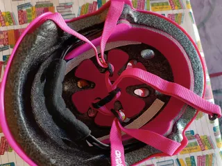 Patines en línea talla 30-32
Incluye casco rosa