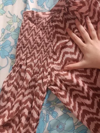 Blusa estampada zig-zag rosa y marrón
