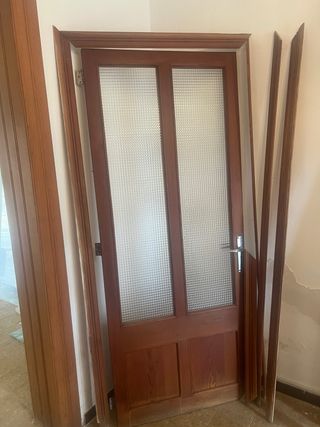 Puerta madera interior con cristal